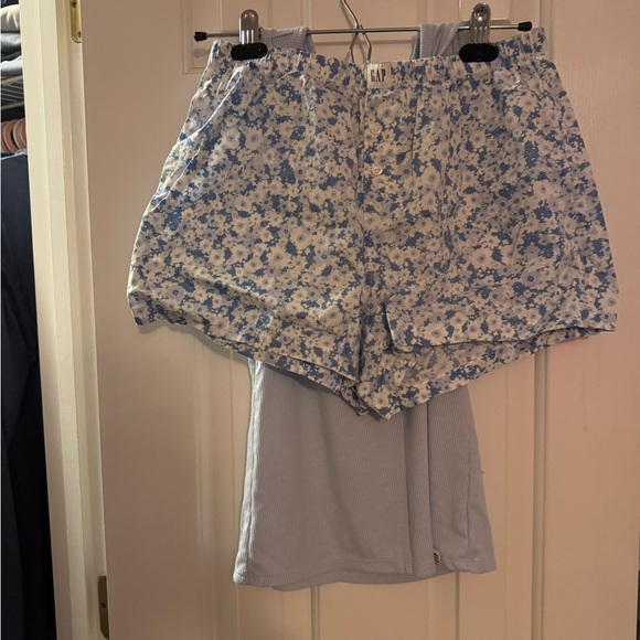 GAP Other - GAP Blue Ditsy Floral Pajama Set Small